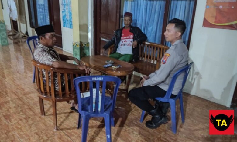Anggota Polsek Candipuro Ajak Masyarakat Rawat Kebhinekaan Di Lumajang Jelang Pemilu