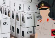 Polisi Kawal Ketat Pengiriman Logistik Pemilu di Jember